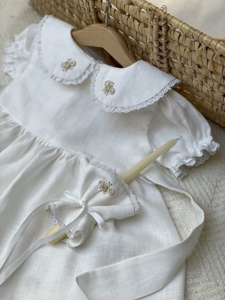 Balta suknelė ,,Patricija", trumpomis rankovėmis su nėriniais