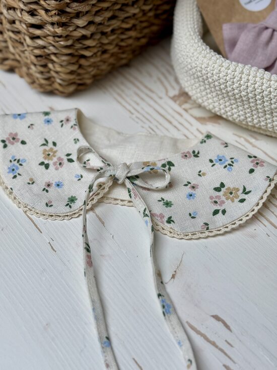 Gėlėta dvipusė apykaklė su nėriniu