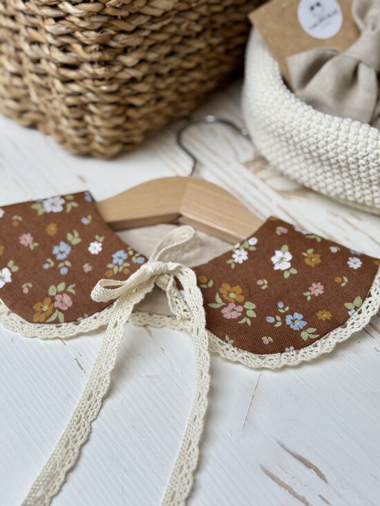 Gėlėta dvipusė apykaklė su nėriniu