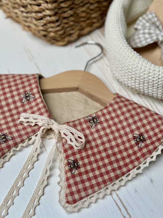 Dvipusė apykaklė su nėriniu - bitutės