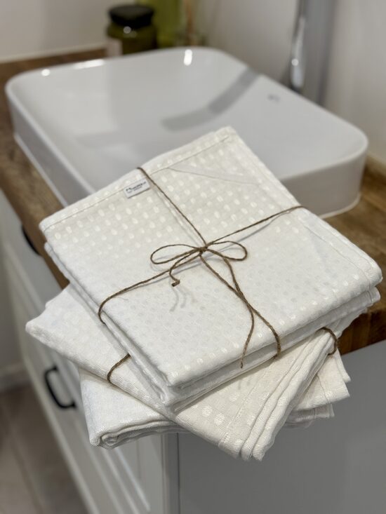 Lininis rankšluostis „Koriukas“ - baltas (145x90cm)