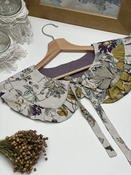 Dvipusė moteriška apykaklė su gėlių raštais - violetinė