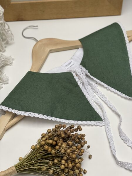 Moteriška apykaklė su nėriniais - samanos žalia