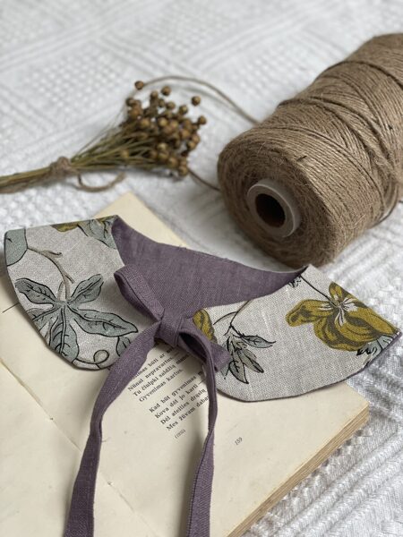 Apykaklė su gėlių raštais